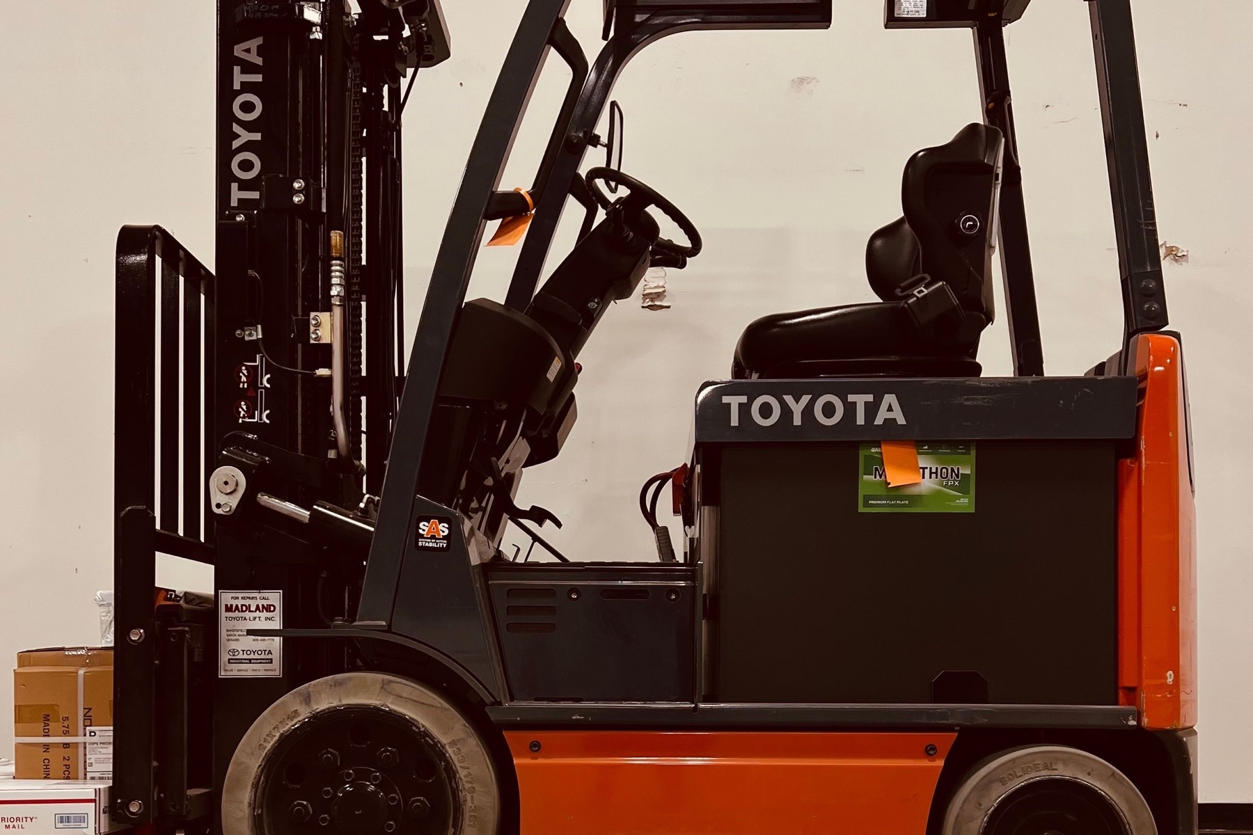 Toyota forklift on solid rubber tyres of the type supplied and fitted at Newrath