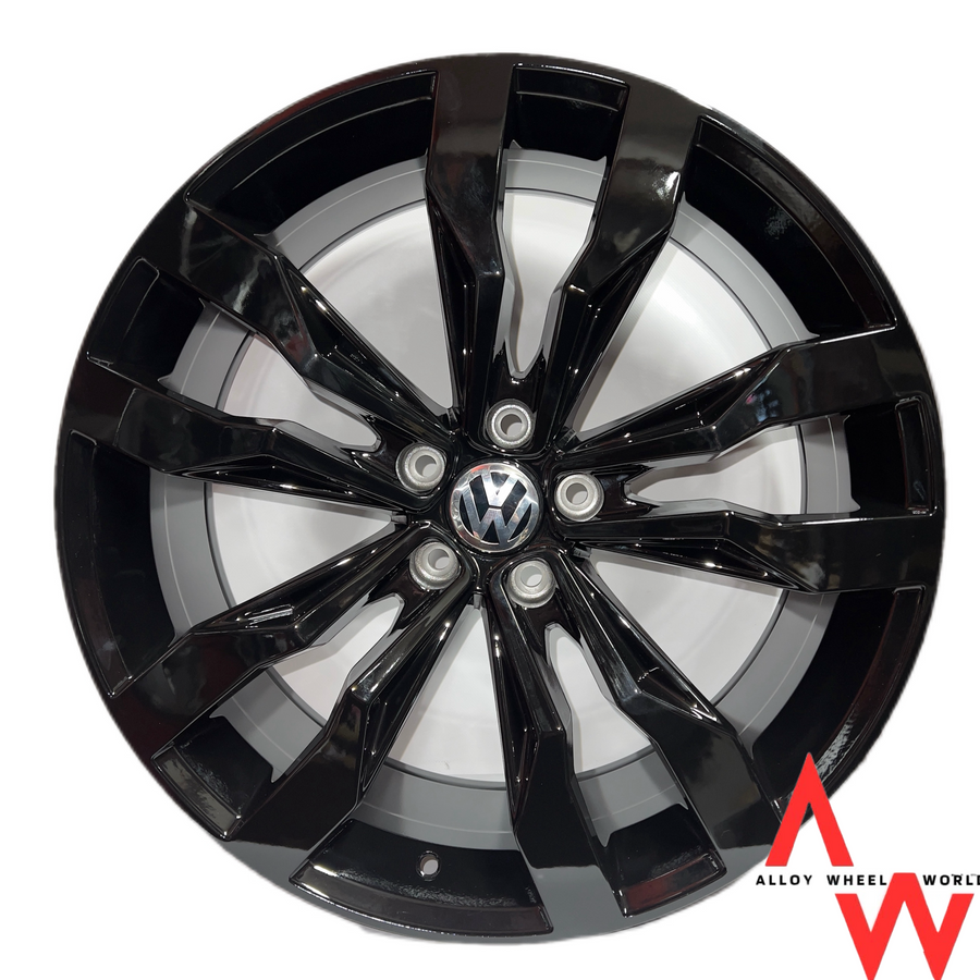 VW Tiguan Black alloy wheel